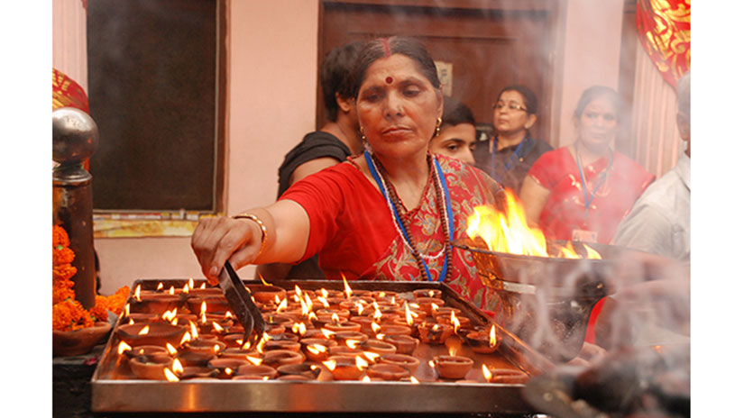 4 मई 2019 शनि अमावस्या महोत्सव पर करें शनिदेव का तैलाभिषेक 